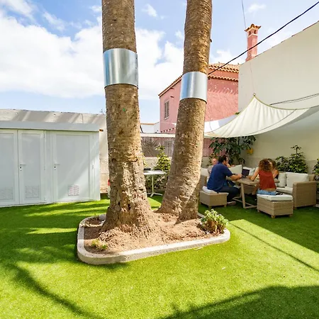 Casanova 9 Bedroom In Ciudad Jardin Villa *