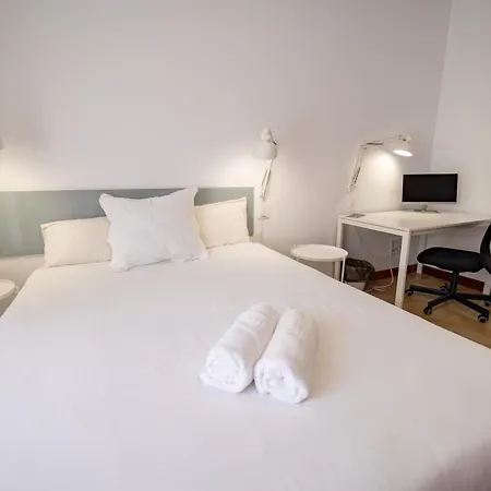 Casanova 9 Bedroom In Ciudad Jardin Villa *