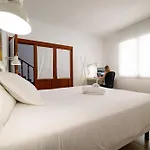 Casanova 9 Bedroom In Ciudad Jardin ヴィラ